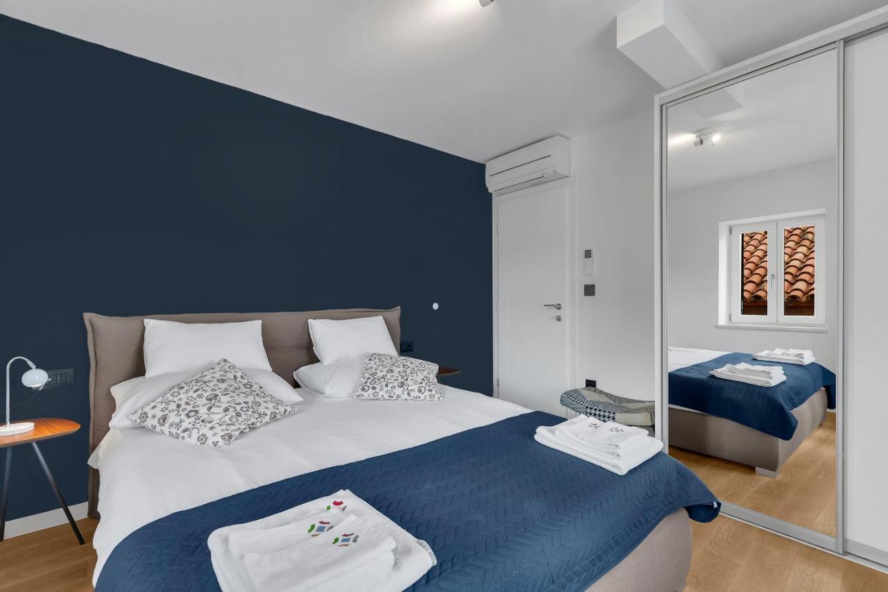 The Square Makarska, Lux App In The Heart Of The City Exterior photo