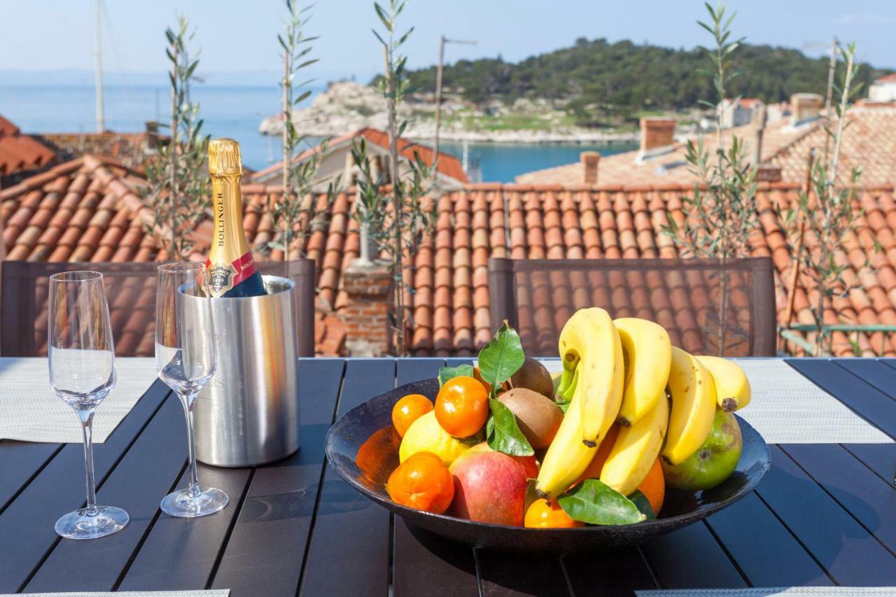 The Square Makarska, Lux App In The Heart Of The City Exterior photo