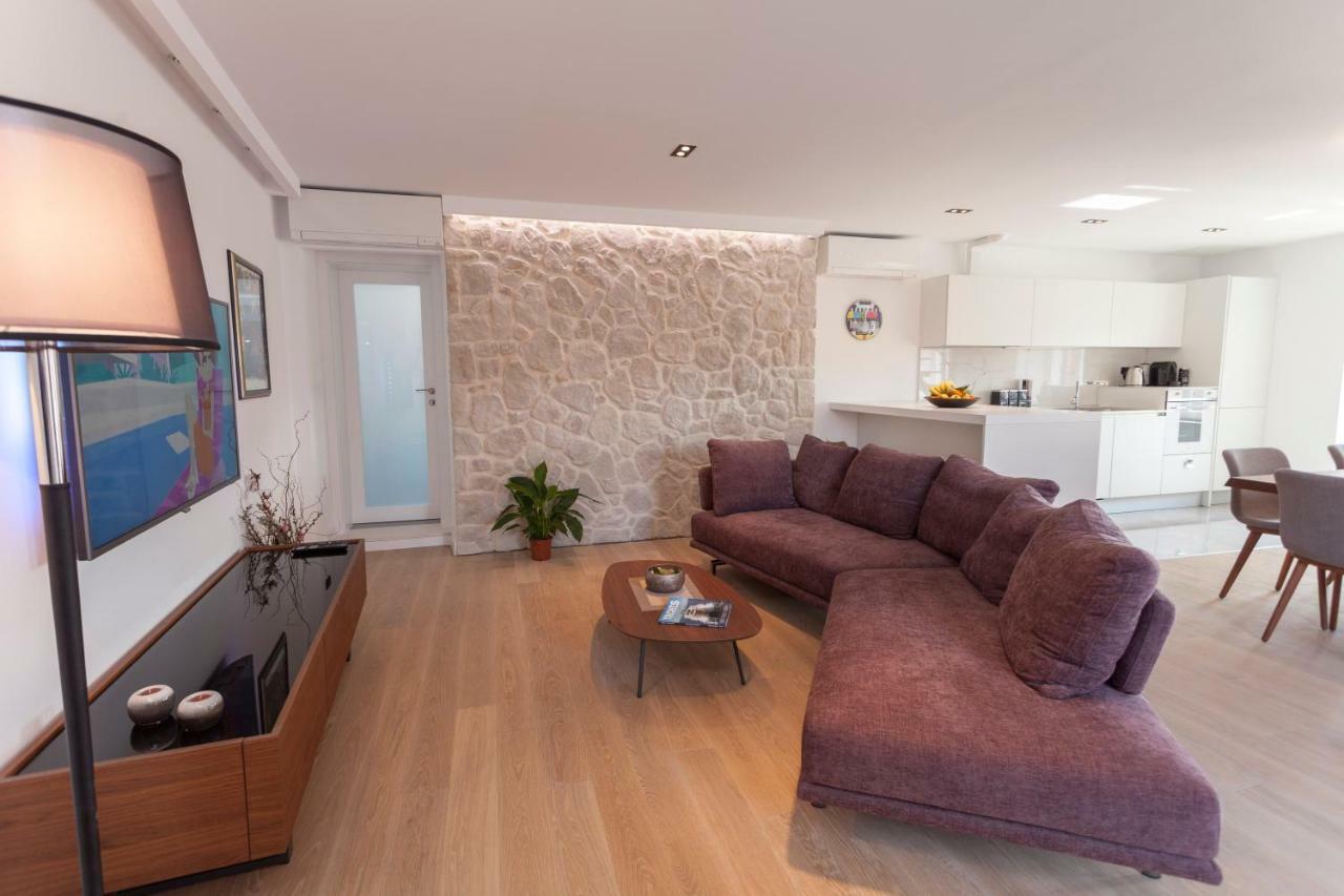 The Square Makarska, Lux App In The Heart Of The City Exterior photo